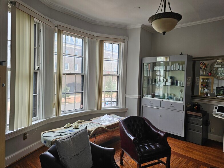 More Photos Of 208 N Washington St, Alexandria Storefront Retail Office For Lease