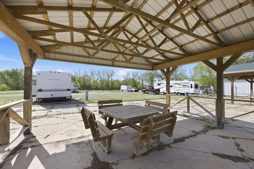 More Photos Of 74 2nd St, Moran Trailer Camper Park For Sale