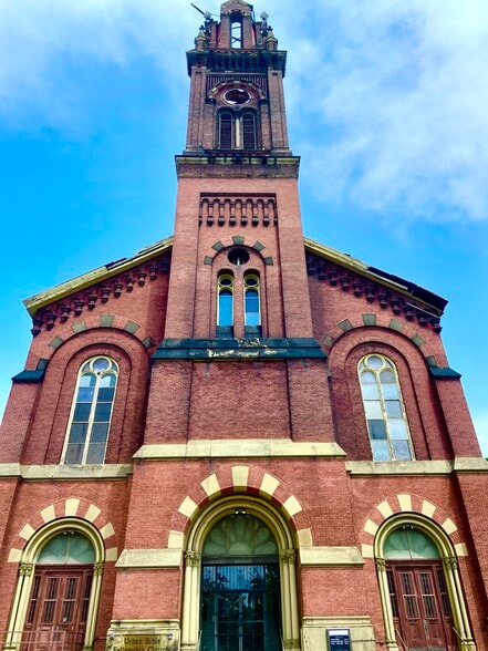 More Photos Of 947 Aisquith St, Baltimore Religious Facility For Sale
