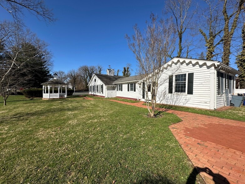 More Photos Of 78 Court St, Freehold Office Residential For Sale