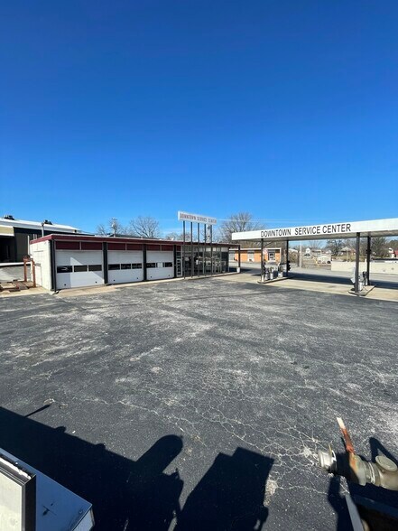 More Photos Of 203 Sparta St, McMinnville Service Station For Sale