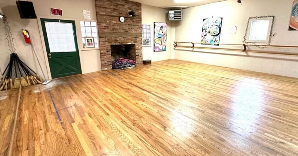 More Photos Of 40 E Genesee St, Auburn Storefront Retail Residential For Lease