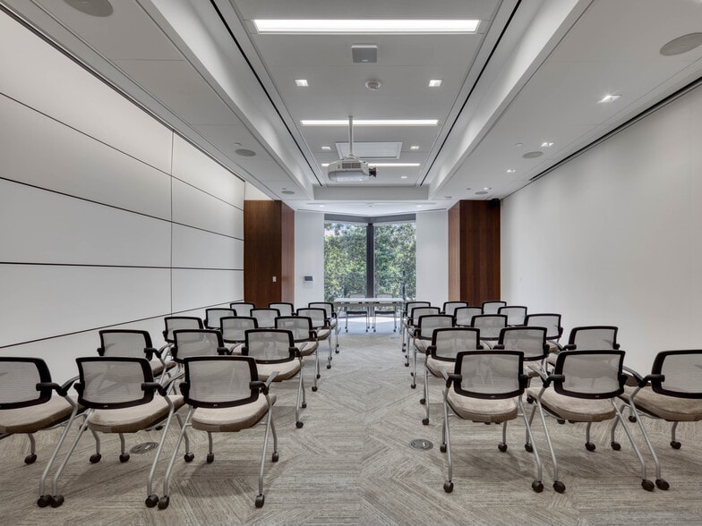 More Photos Of 2001 Ross Ave, Dallas Office For Lease