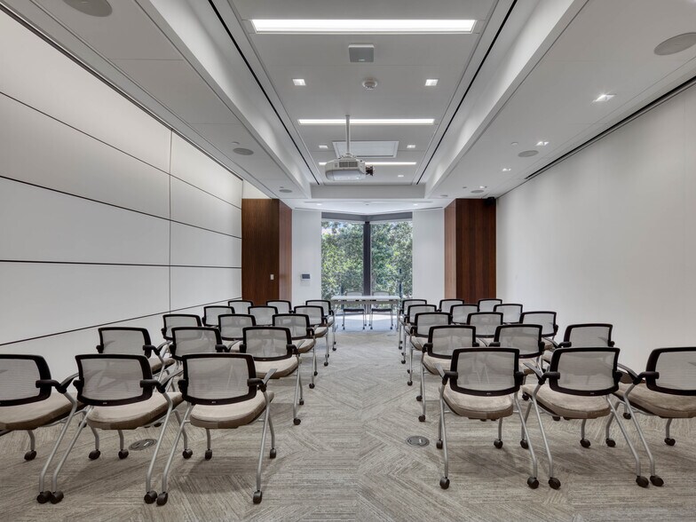 More Photos Of 2001 Ross Ave, Dallas Office For Lease