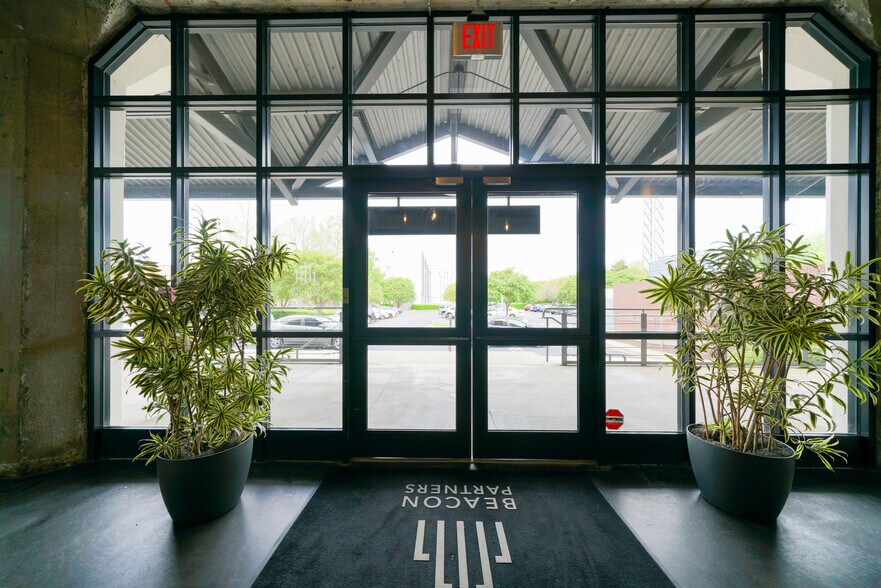 More Photos Of 800 Westmere Ave, Charlotte Office For Lease