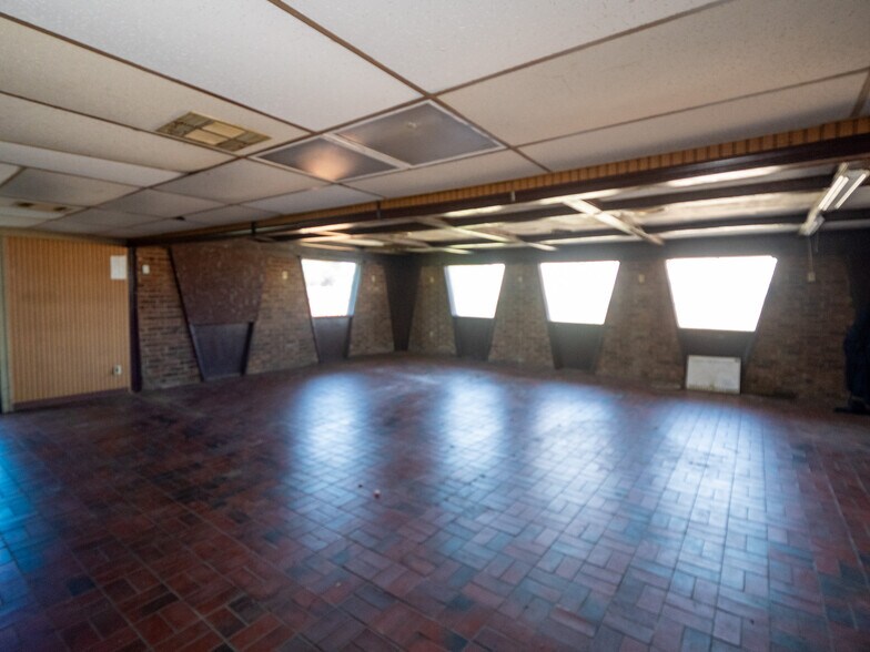 More Photos Of 1475 S Sunnylane Rd, Oklahoma City Freestanding For Sale