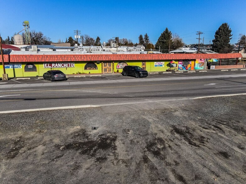 More Photos Of 1319 First Ave ave, Zillah General Retail For Sale