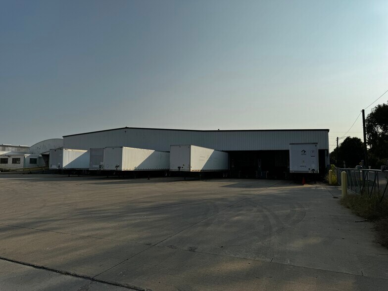 Primary Photo Of , Lincoln Industrial For Sale