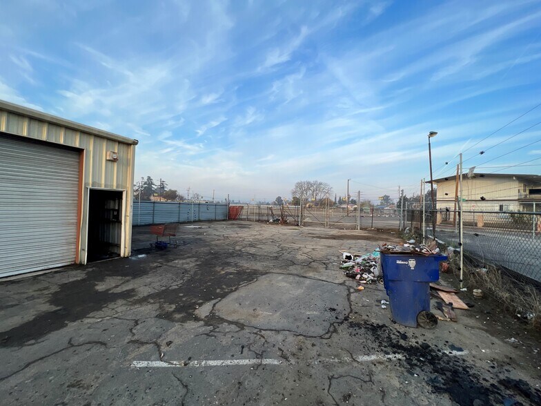 More Photos Of 1308 W Iota Ave, Fresno Auto Repair For Sale