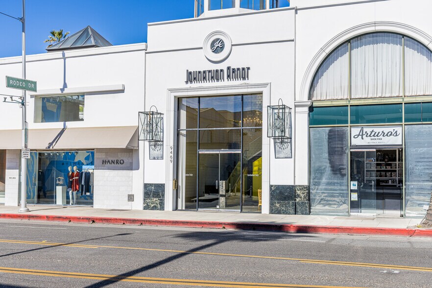 More Photos Of 9455-9469 S Santa Monica Blvd, Beverly Hills Storefront For Lease