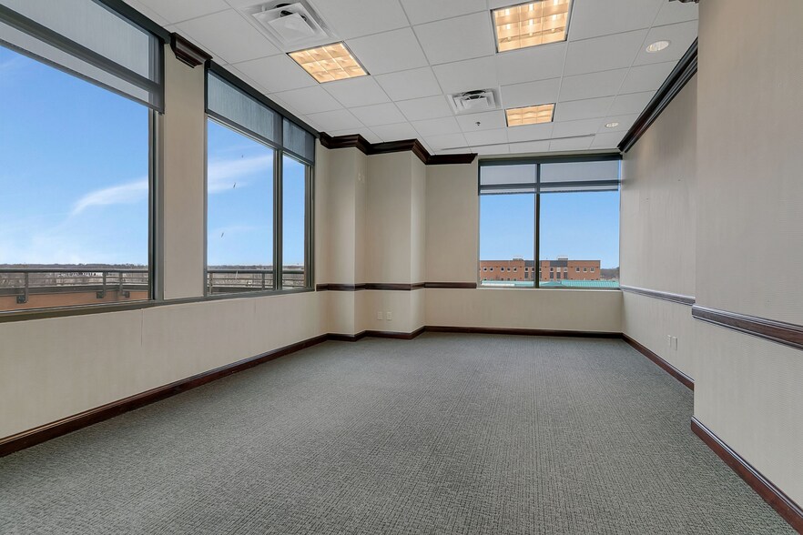 More Photos Of 2351 Connecticut Ave S, Sartell Office For Lease