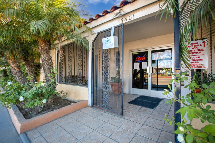 More Photos Of 15401 S Main St, Gardena Medical For Lease