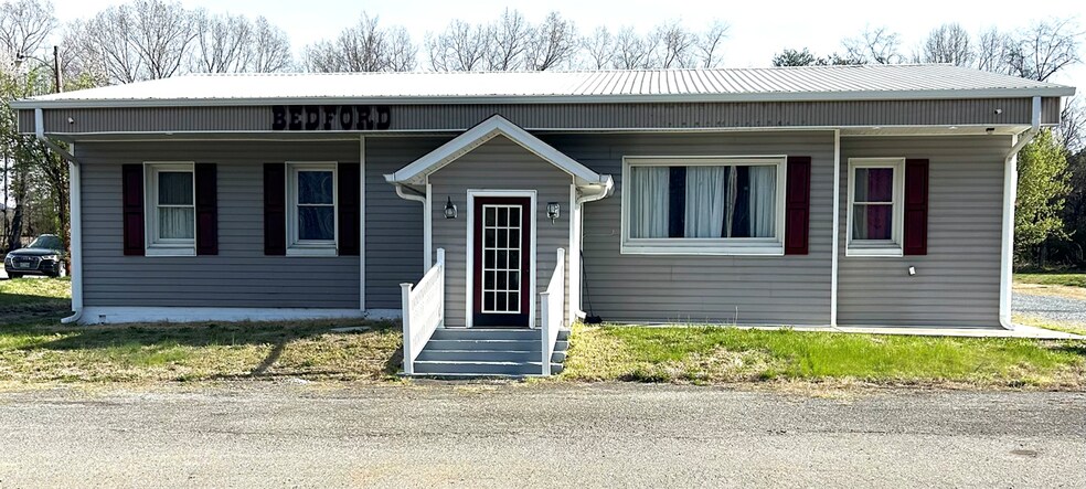 More Photos Of 2125 W Lynchburg Salem Tpke, Bedford Storefront Retail Office For Lease