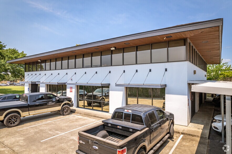 More Photos Of 6343 Skyline Dr, Houston Office For Lease