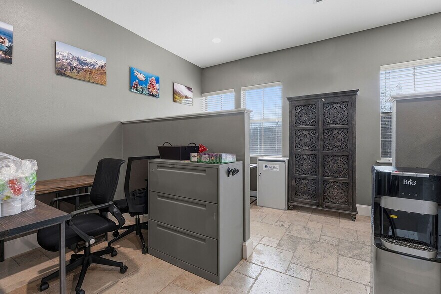 More Photos Of 5901 Old Fredericksburg Rd, Austin Office For Sale