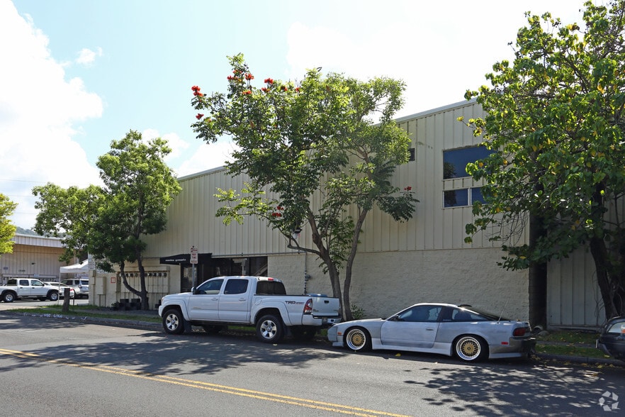 More Photos Of 99-899 Iwaena St, Aiea Warehouse For Lease