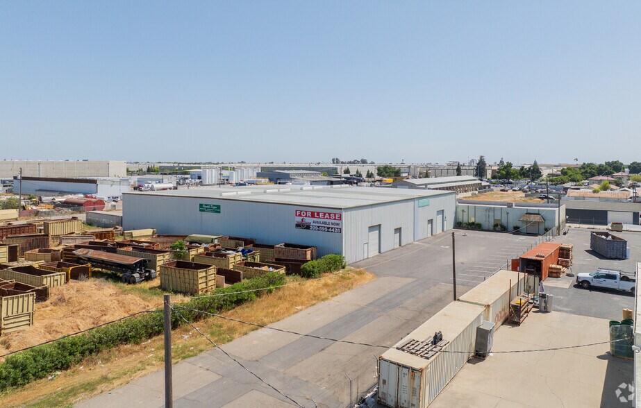 Primary Photo Of 136 Flamingo Dr, Modesto Warehouse For Sale