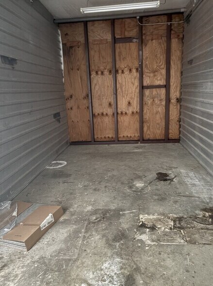 More Photos Of 460 S Post Oak Rd, Sulphur Self Storage For Lease