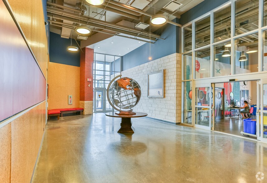 More Photos Of 1601 9th Ave SE, Calgary Office For Lease