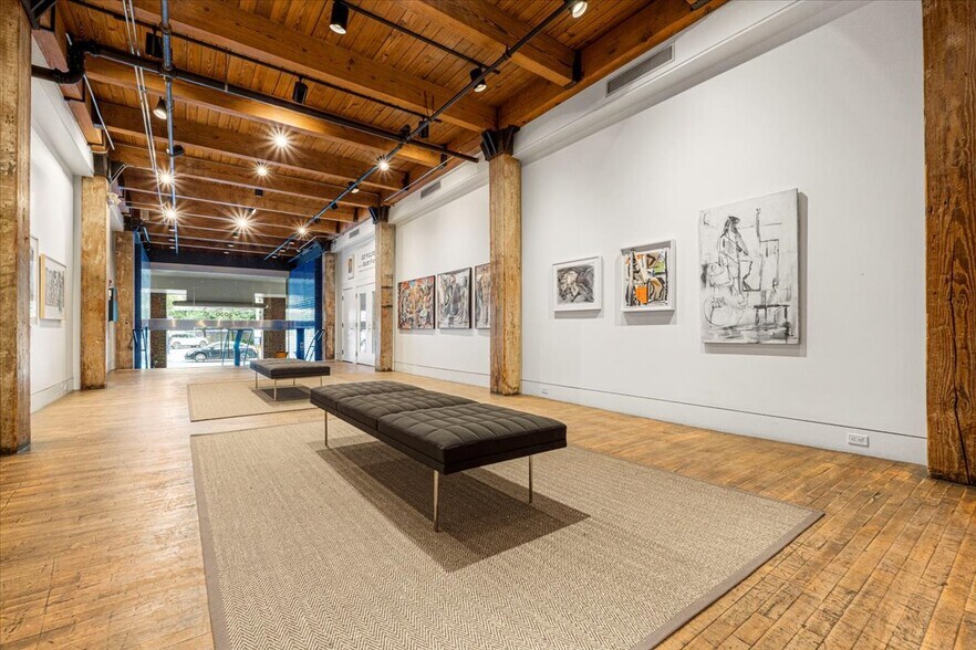 More Photos Of 2020 Baltimore Ave, Kansas City Office For Lease