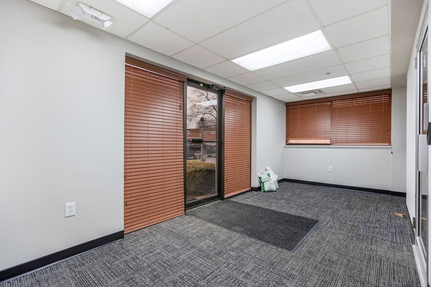 More Photos Of 808 Rhoads Ave, Columbus Warehouse For Sale