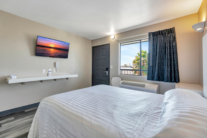 More Photos Of 8062 Garden Grove Blvd, Garden Grove Hotel For Sale