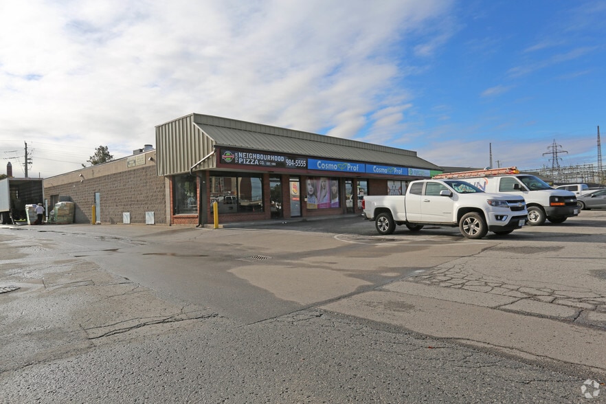 More Photos Of 318 Ontario St, St Catharines General Retail For Lease