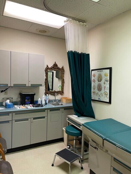 More Photos Of 5100 W 12th St, Little Rock Medical For Sale