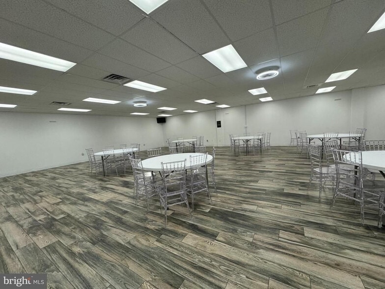 More Photos Of 1 E Market St, York Office For Sale