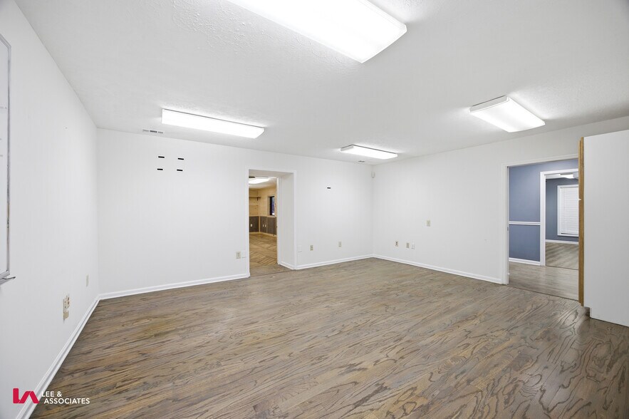 More Photos Of 1364 Candler Rd, Gainesville Truck Terminal For Lease