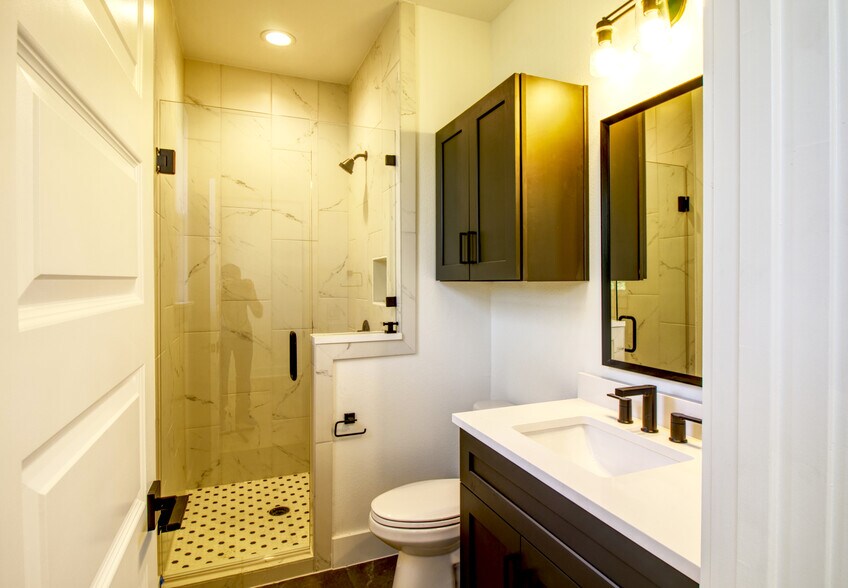 More Photos Of 2608 Bristol Dr, Austin Multifamily For Sale