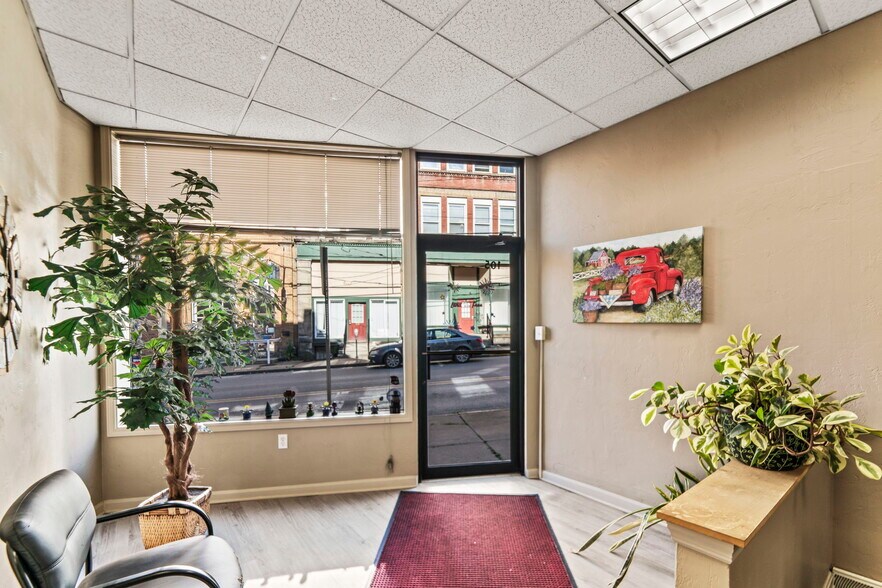 More Photos Of 105 S McDonald St, Mc Donald Office Residential For Sale