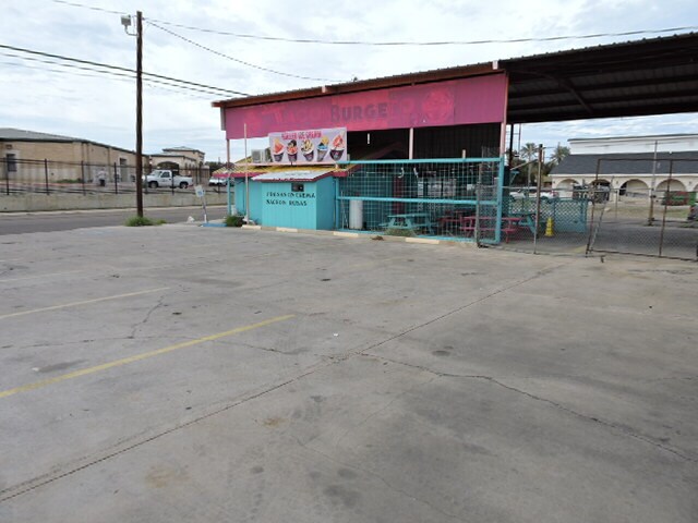 More Photos Of 1719 N Arkansas Ave, Laredo Flex For Sale