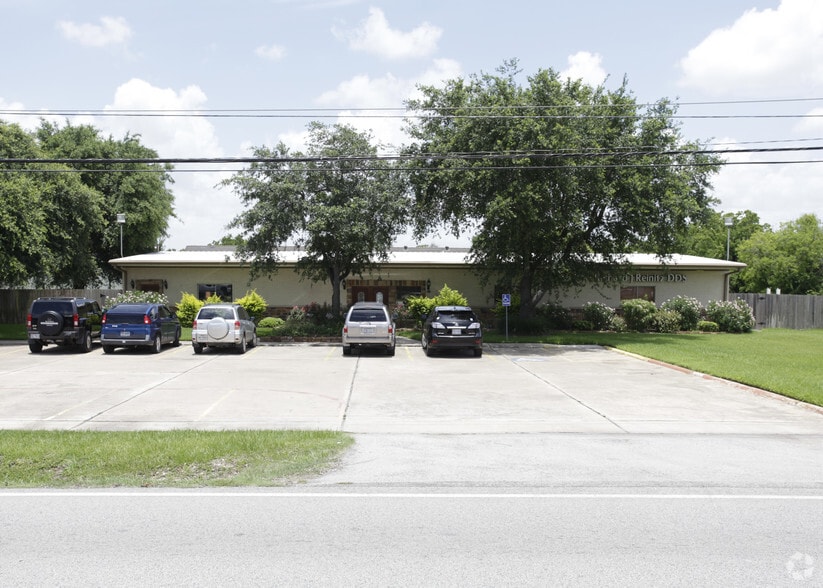 Primary Photo Of 6307 Broadway St, Pearland Storefront Retail Office For Sale