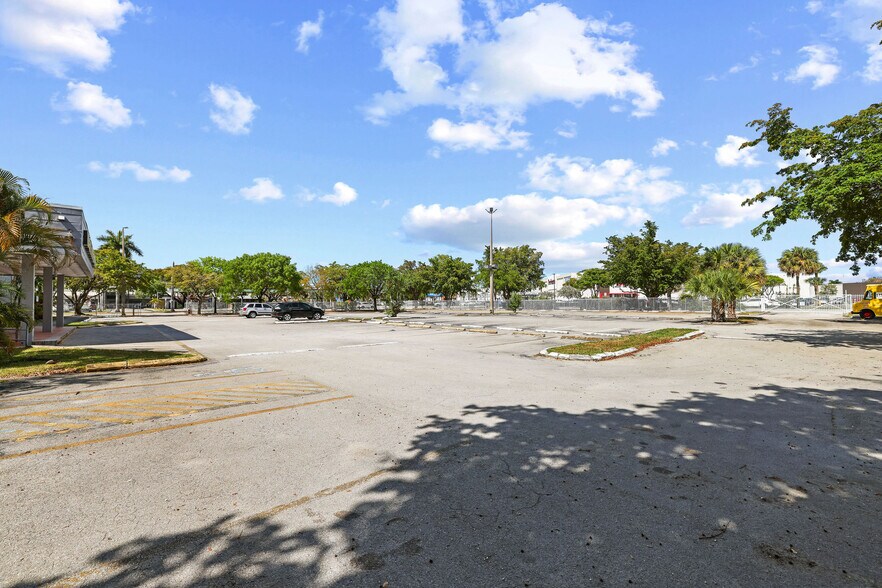 More Photos Of 190 NW 79th Ave, Miami Religious Facility For Lease