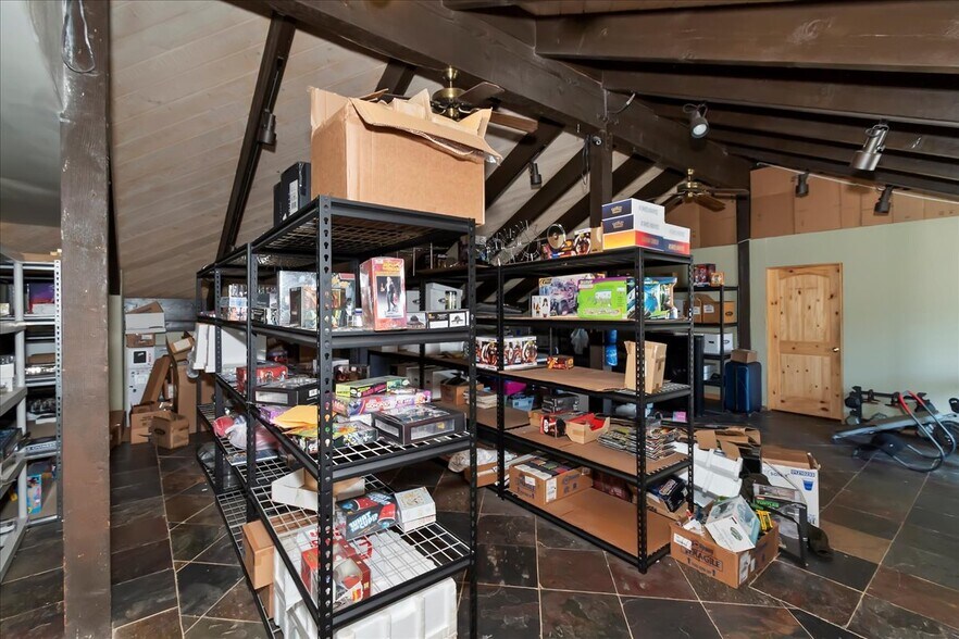 More Photos Of 40716 Village Dr, Big Bear Lake Freestanding For Sale