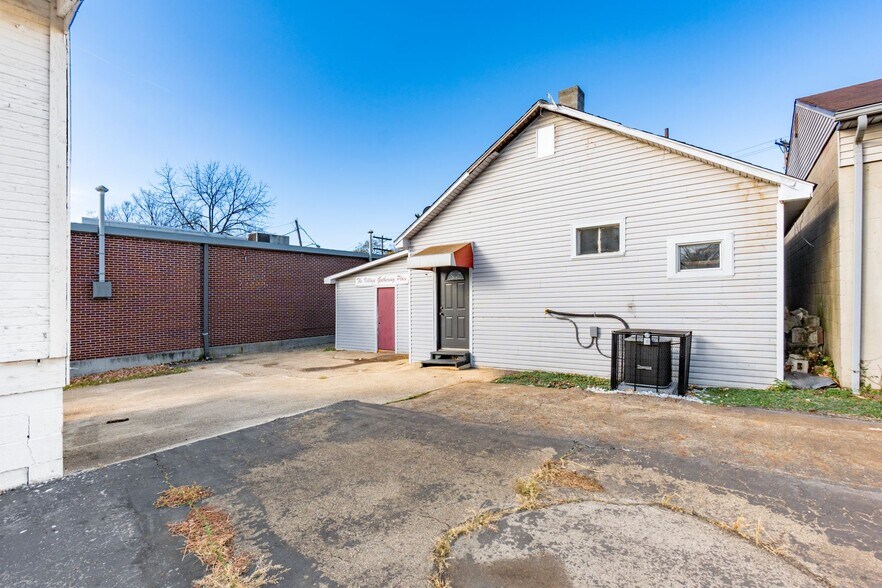 More Photos Of 984 High St, Harrisburg Restaurant For Sale