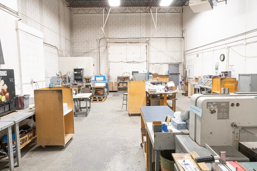 More Photos Of 2815 12th St NE, Calgary Warehouse For Sale