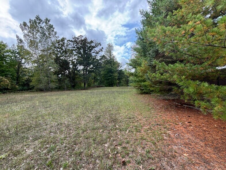 More Photos Of 2655 W Ludington Dr, Farwell Office For Sale