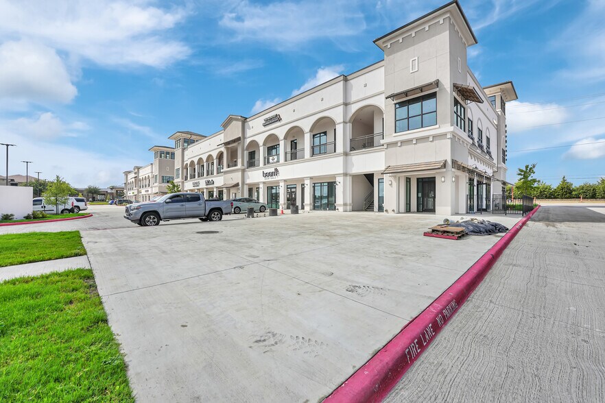 More Photos Of 4041 S Custer Rd, McKinney Storefront Retail Residential For Sale