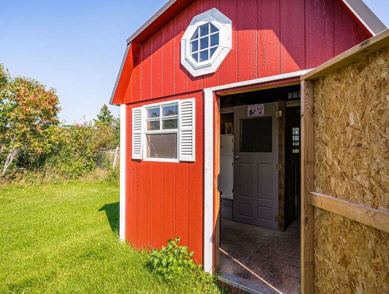 More Photos Of 60445 E Summit Rd W, Ashland Lodge Meeting Hall For Sale