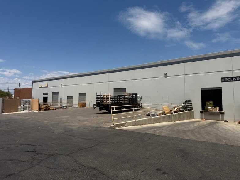 More Photos Of 6770 Bermuda Rd, Las Vegas Warehouse For Lease