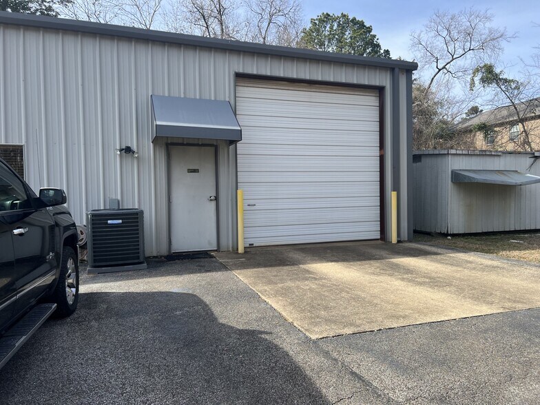 More Photos Of 307 E Main St, Hallsville Light Distribution For Lease