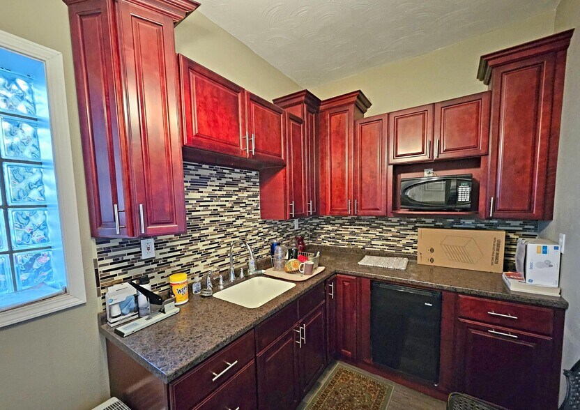 More Photos Of 116 Center St, Saint Marys Office Residential For Sale