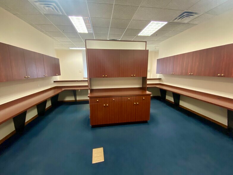 More Photos Of 11031 US Hwy 19 N, Port Richey Medical For Lease