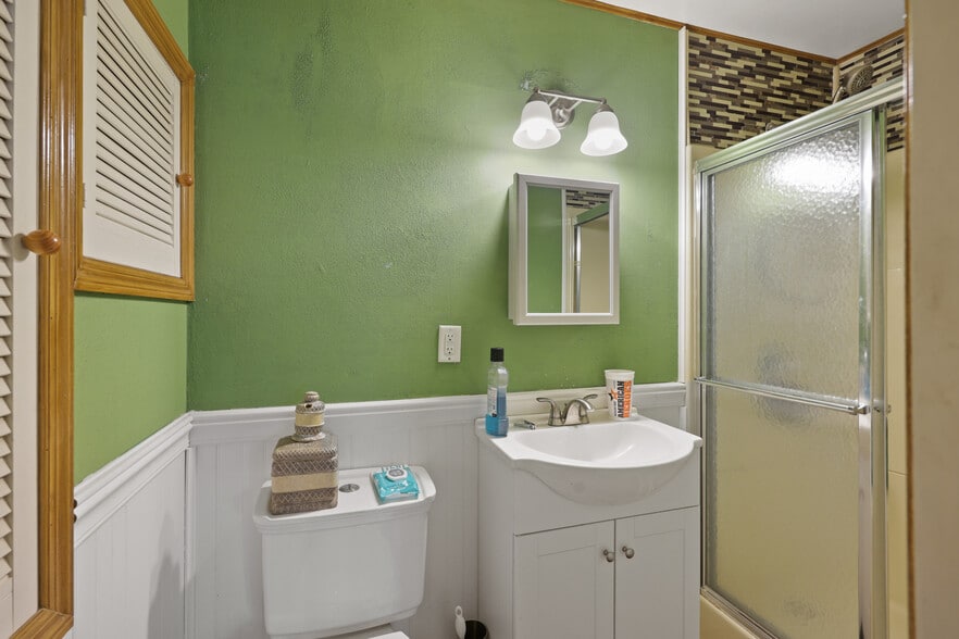More Photos Of 3904 E Joppa Rd, Nottingham Flex For Sale