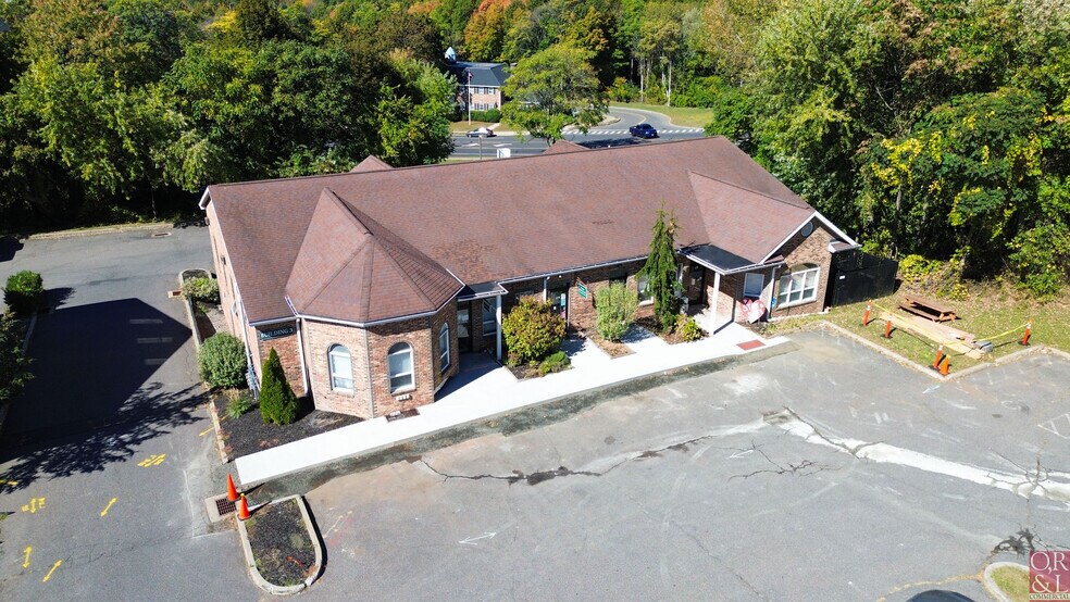 More Photos Of 816 Broad St, Meriden Unknown For Lease