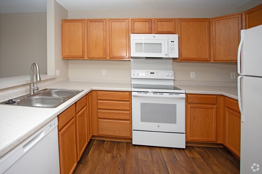 More Photos Of 9325 Garland Ave, Maple Grove Apartments For Sale
