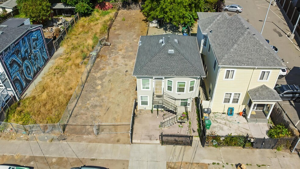 More Photos Of 537 Chester St, Oakland Apartments For Sale