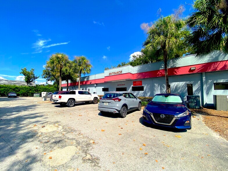 Primary Photo Of 1655 E Semoran Blvd, Apopka Medical For Sale